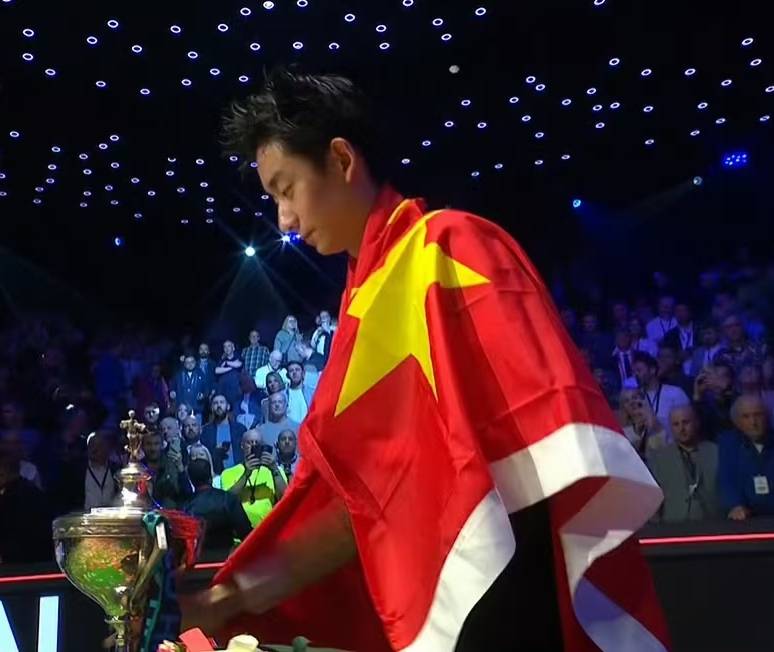 00后斯诺克新王!吴宜泽:能进攻就绝不防守!